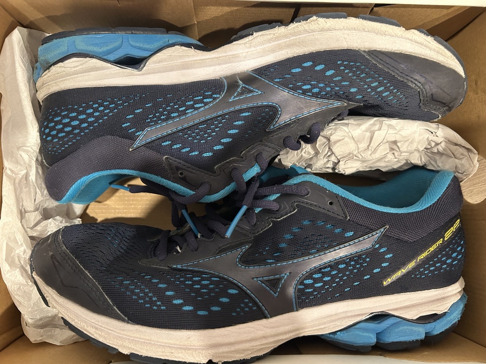 Mizuno, Mizuno Court Shoes (Size 10.5)