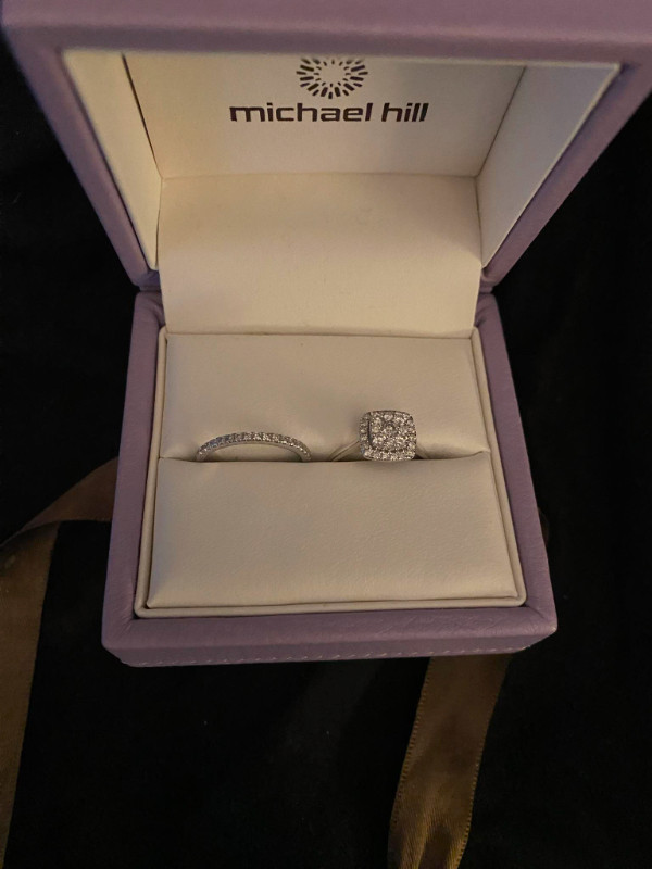 Michael Hill Engagement Ring and Wedding band in Jewellery & Watches in Kingston