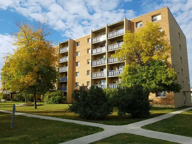 Spacious 1 Den & 2 bed suites EK area utilities and 1 parking