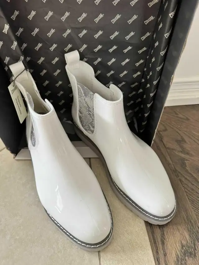 New COUGAR Kensington, white waterproof rain boots size 8 in Women's - Shoes in Oshawa / Durham Region - Image 3