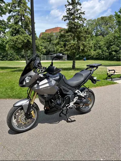 Triumph tiger 1050 Bike in really good condition! No crashes, no marks Comes with 3 OEM Triumph boxe...
