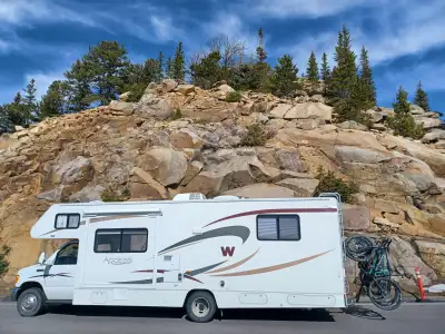 Fully equipped, high quality, spacious unit - perfect for long road trips or local camping! 2008 Win...