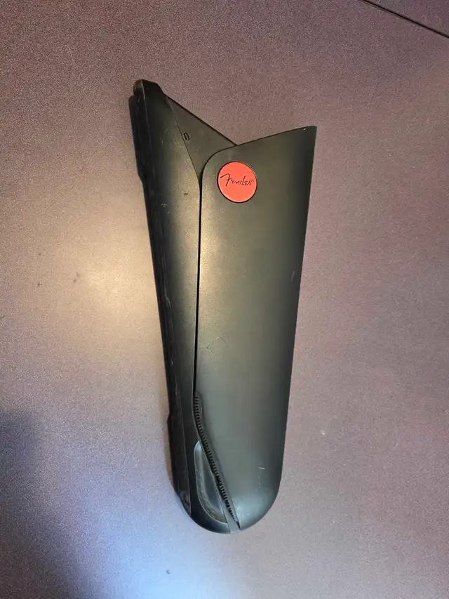 Fender Collapsable/Foldable Guitar Stand in Guitars in Mississauga / Peel Region - Image 3