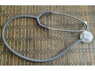 un stéthoscope pour écouter les poumon le cœur, View more