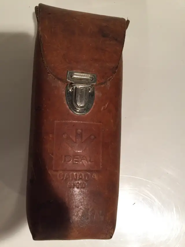 VTG Ideal Canada 61-010 Leather Pouch / Tools & Friction Tape in Hand Tools in City of Toronto - Image 5