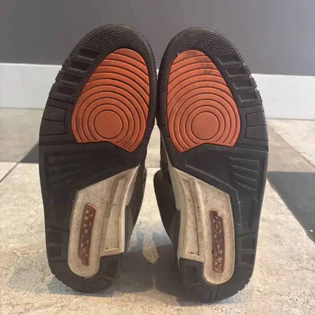 Nike Air Jordan 3 Camo Men’s Size 13 Great Shape in Men's Shoes in City of Montréal - Image 7