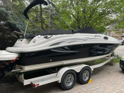 2006 Sea Ray SD240 Sundeck $42,000 Overall Length: 26'4", Beam: 8.6 ft, Max Draft: 41", Dry weight:...