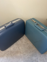 Deux valises rigides vintage