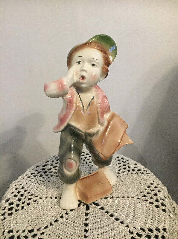 Vintage newsboy garcon journaux statue figurine dans Art et objets de collection  à Ville de Montréal