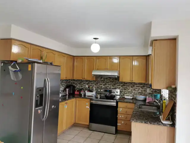 one single room for rent with washroom in Long Term Rentals in Mississauga / Peel Region - Image 2