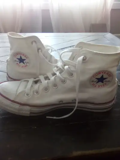 Woman's Converse All Star shoes size 8.5, View more