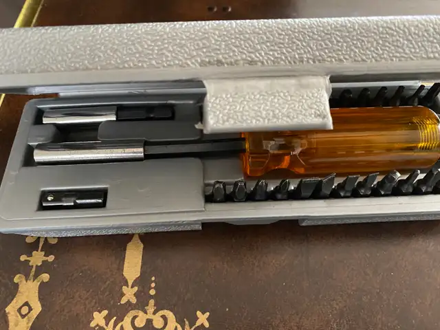 Screwdriver Set in Hand Tools in Norfolk County - Image 3