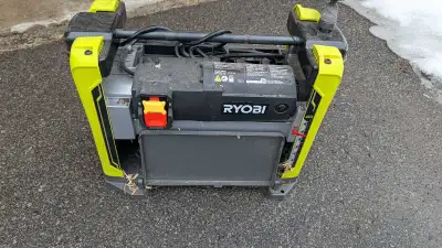 Surface/Thickness Planer. Works. Good condition.