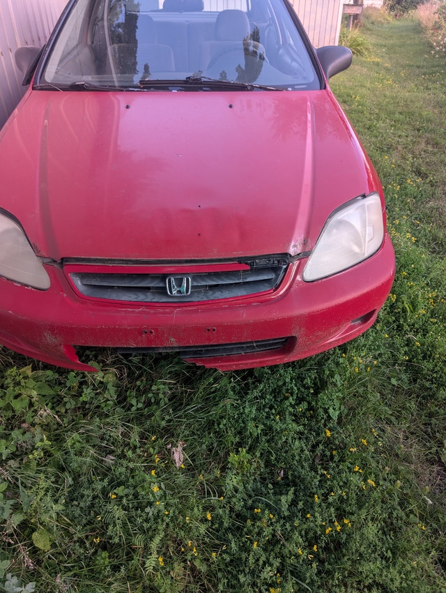 Civic 2000 hatchback pour pièce peut être plaqué si tes motiver — photo 3