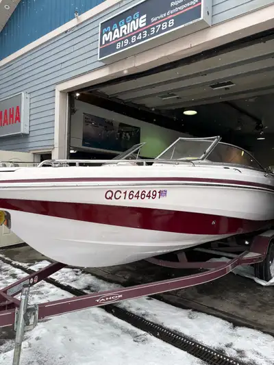 Bateau Tahoe 22 pieds, 2008, 175 heures, toit Bimini, très bonne condition, moteur Mercruiser 5 litr...