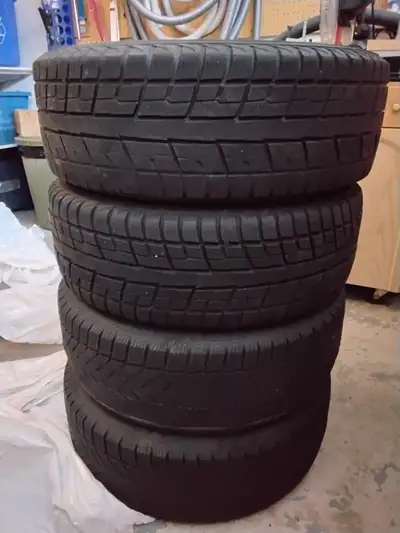 215/60/17 four tires in total. Two are Yokohama 6 years old. The other two are joyroad 2 years old....