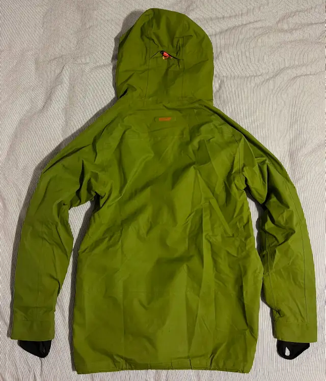Men's Ski Jacket - Size Small in Men's in Calgary - Image 3