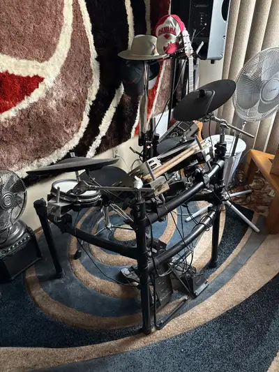 Roland V-drum TD-9 electric drum set, View more