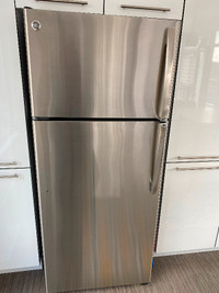 Refrigerateur GE stainless demande 800$