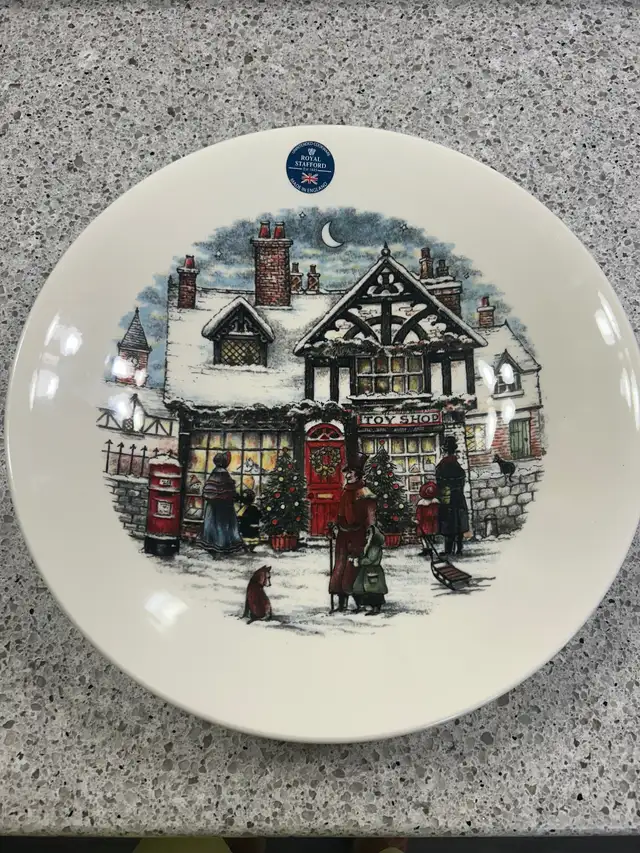 Royal Stafford 13" Pasta Serving Bowl in Kitchen & Dining Wares in Calgary - Image 2