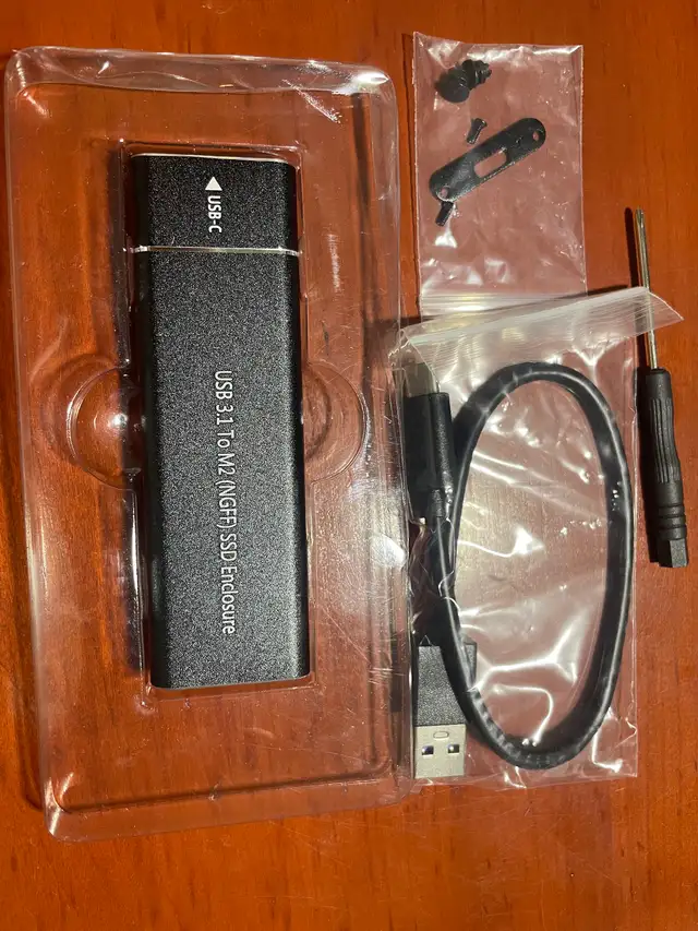 USB 3.1 to M2 SSD ENCLOSURE in Cables & Connectors in Mississauga / Peel Region - Image 5