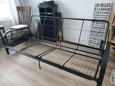 Base de futon (état neuf), View more