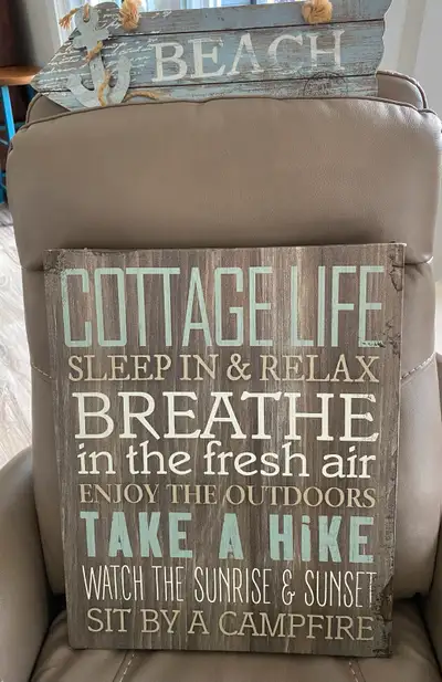 2 signs for cottage. One” beach this way” and the other “cottage life”! Perfect condition $10 for bo...