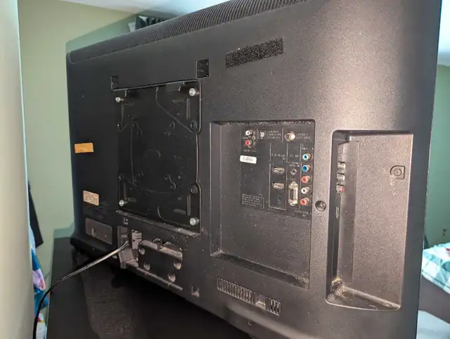 32 inch LCD TV - Sony Bravia in TVs in Ottawa - Image 3