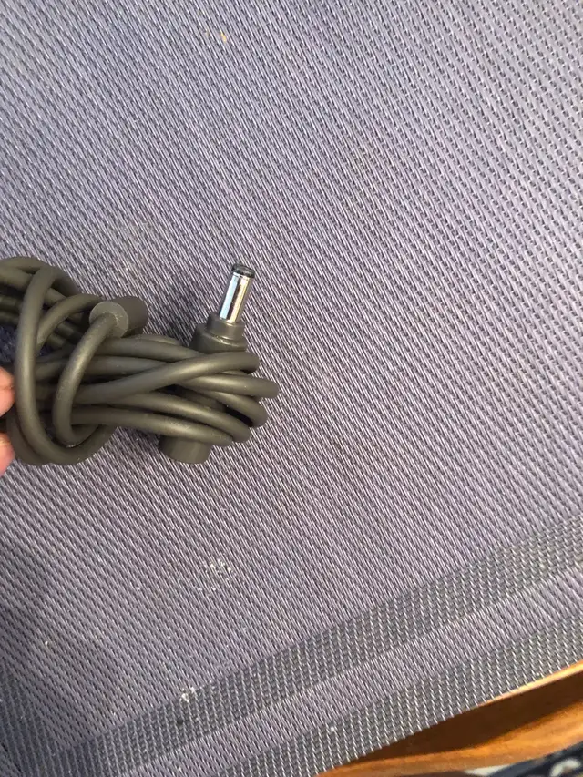 Dyson charger 414907848941250561
