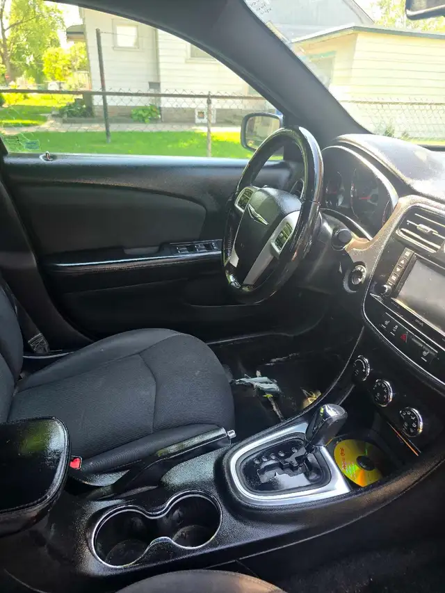 2012 Chrysler 200495867896896563206