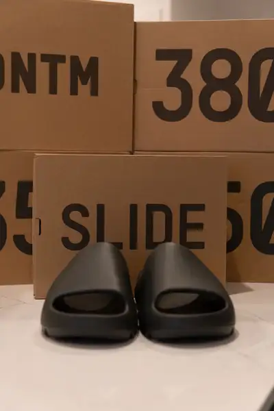 Yeezy Slide Onyx *New*, View more