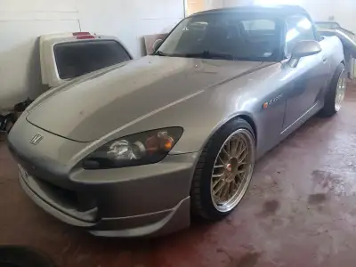 *** PAYMENT OPTIONS AVAILABLE *** 2004 Honda S2K AP2 216k KM New roof Bone stock besides aftermarket...