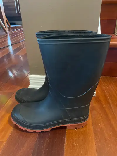 Boys Rubber Rain Boots Size 5 (Youth not Toddler), View more