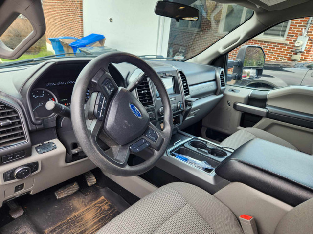 2019 Ford f350 xlt srw super duty 6.7l powerstroke short bed dans Autos et camions  à Granby - Image 2