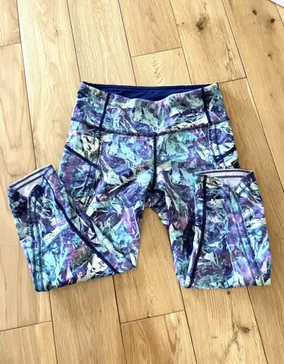 I’m selling Lulu Lemon capri leggings size 4 in great condition. Asking $20 cash. From pet free, bug...