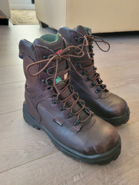 Red Wing Boots  SIZE 8 CSA Non-Metallic Toe and Insulated