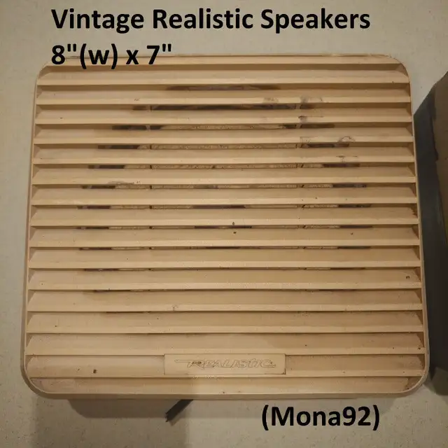 Vintage Speaker - Realistic, Wall Mounted, Pair, 8(w) x 7) in Speakers in Markham / York Region - Image 4