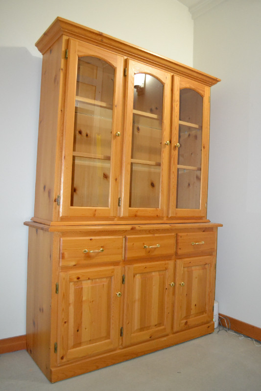Dining Cabinet in Solid Natural Wood in Dining Tables & Sets in Kamloops - Image 3