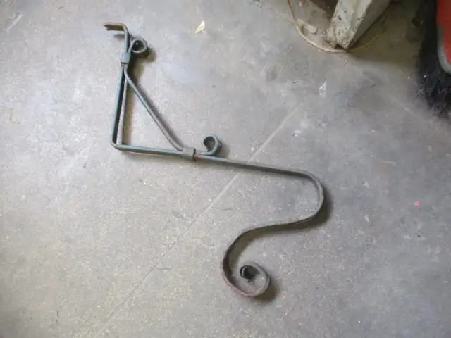 OLD CAST IRON WALMOUNT HANGING BRACKET $15 PLANTEER BASKET
