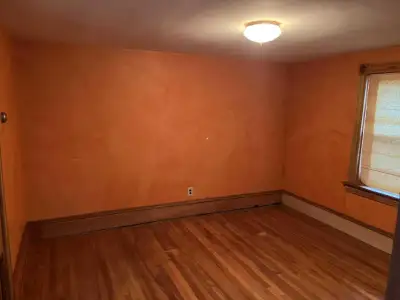 This private room is a steal! It comes with laundry facilities, high-speed Wi-Fi (1.5 GBPS), and is...