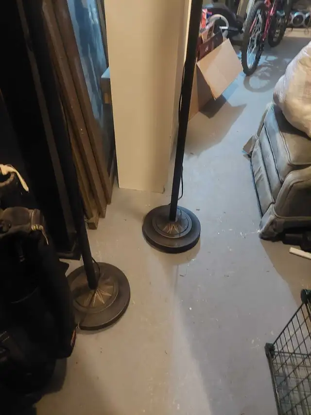 Floor Lamp in Indoor Lighting & Fans in Kitchener / Waterloo - Image 3