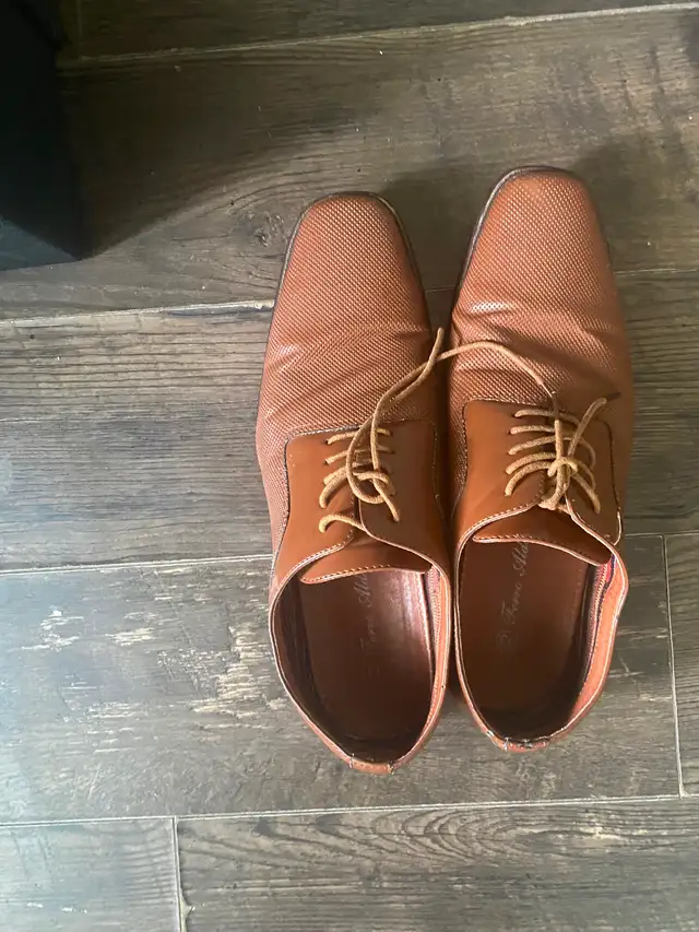 Men’s pair of shoes in Men's Shoes in Kitchener / Waterloo - Image 2
