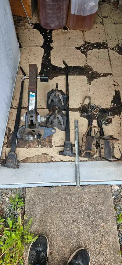 Weight distribution hitch with sway control, in very good condition