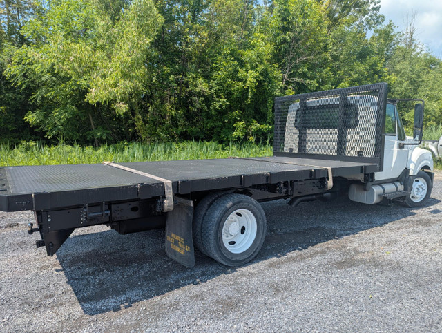 2015 International Medium Duty Flatbed in Cars & Trucks in Cornwall - Image 3