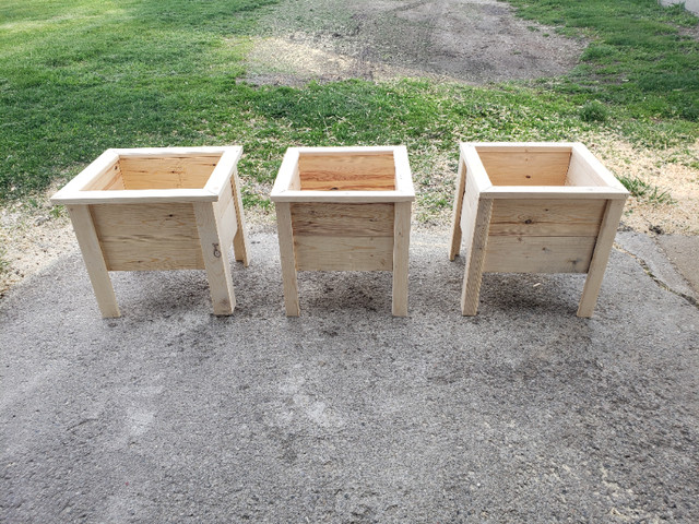 Planter Boxes in Patio & Garden Furniture in Chatham-Kent