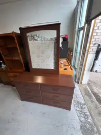 Free delivery used njj dresser with mirror 