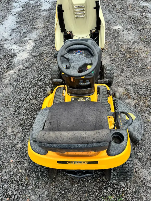 tracteur a gazon cub cadet LTx1142 hydrostatique in Lawnmowers & Leaf Blowers in Trois-Rivières - Image 6