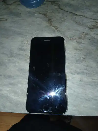 iphone se 2020 for sale or trades asking $100 obo, View more