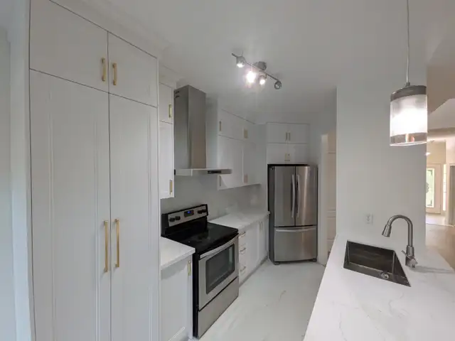 Beautifully Renovated Home for Rent in Churchill Meadows in Long Term Rentals in Mississauga / Peel Region - Image 7