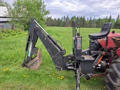 Lightly used. Recommend for +30 hp tractors. PTO powered with self contained tank and hydraulic pump...